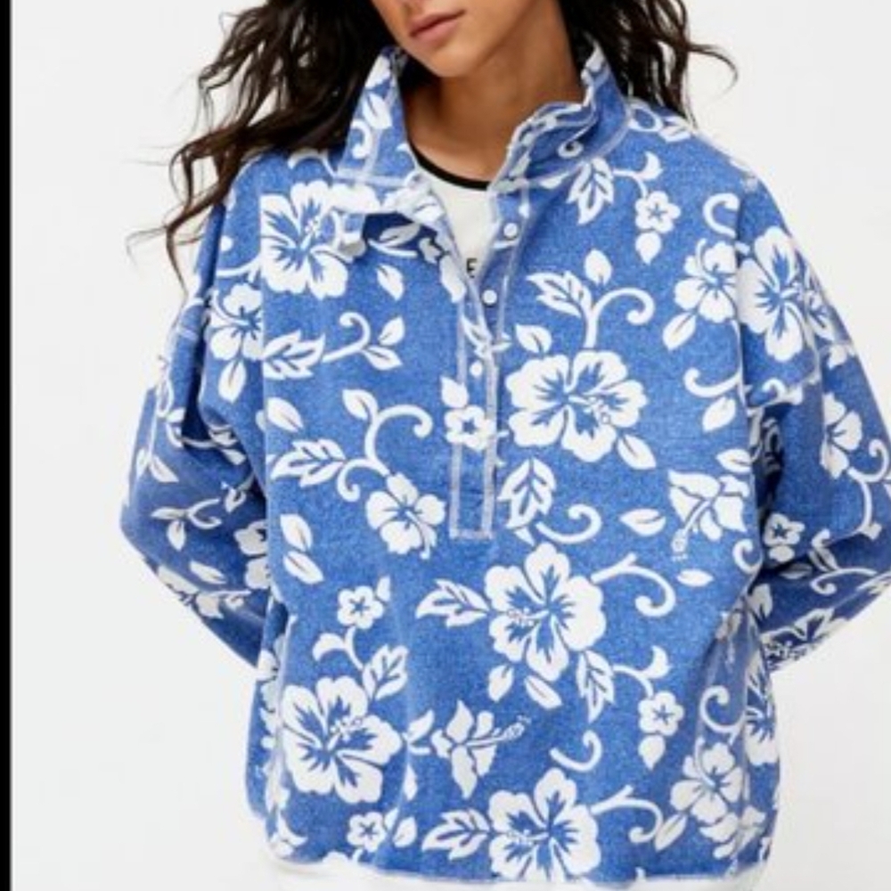 Urban Outfitters Blue and White Cowl Neck Sweater